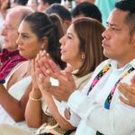 Mari Luz Velázquez felicita a Óscar Ferrer Ábalos por su tercer informe de gobierno